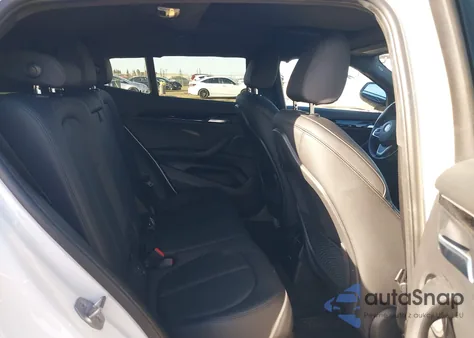 2022 BMW X2 xDrive28I z USA, uszkodzony, nr VIN WBXYJ1C01N5U85439